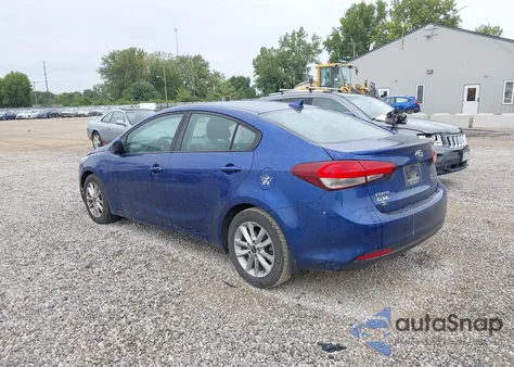 2017 Kia Forte S z USA, uszkodzony, nr VIN 3KPFL4A74HE117443